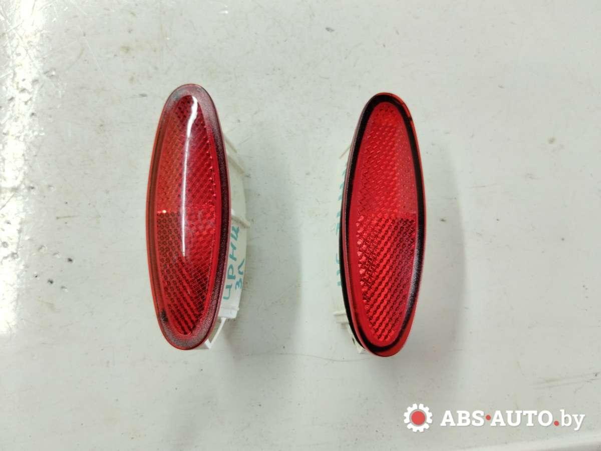 фонарь салона (плафон) Renault Laguna 3 поколение 2009, 2.0 л., дизель, МКПП, хетчбэк 5 дв., 0701000C, 8200011650B - фото №1