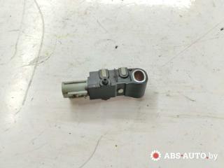 датчик удара Toyota RAV4 3 поколение (XA30) [рестайлинг] 2010, 2.2 л., 2AD-FTV, дизель, МКПП, внедорожник 5 дв.