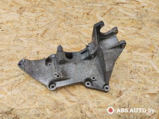 кронштейн генератора Volvo V40 1 поколение [рестайлинг] 2002, 1.9 л., дизель, МКПП, универсал, 8200115762