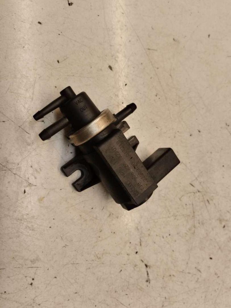 клапан EGR Volkswagen Passat B5 2001, 1.9 л., TDi, дизель, МКПП, 1J0906627, 1K0906627D, 1594631, 6M2112B573CA, YM2112B573AA, 1111360, 139338, 2509338 - фото №1