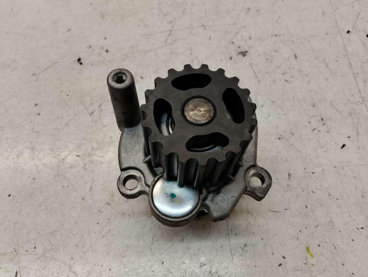 насос антифриза дополнительный Volkswagen Passat B5 2001, 1.9 л., TDi, дизель, МКПП - фото №1