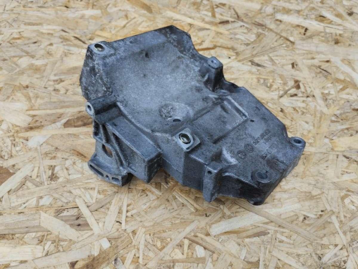 кронштейн компрессора кондиционера Volkswagen Passat B5 2001, 1.9 л., TDi, дизель, МКПП, 038260885C, 038260885B - фото №1