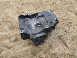 кронштейн компрессора кондиционера Volkswagen Passat B5 2001, 1.9 л., TDi, дизель, МКПП, 038260885C, 038260885B