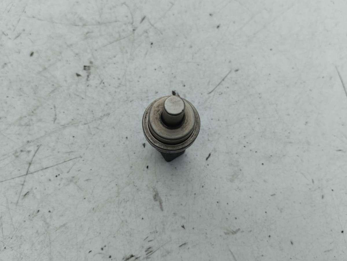 датчик температуры в выпускном коллекторе Volkswagen Passat B5 2001, 1.9 л., TDi, дизель, МКПП, 269416, 1J0973702 - фото №1