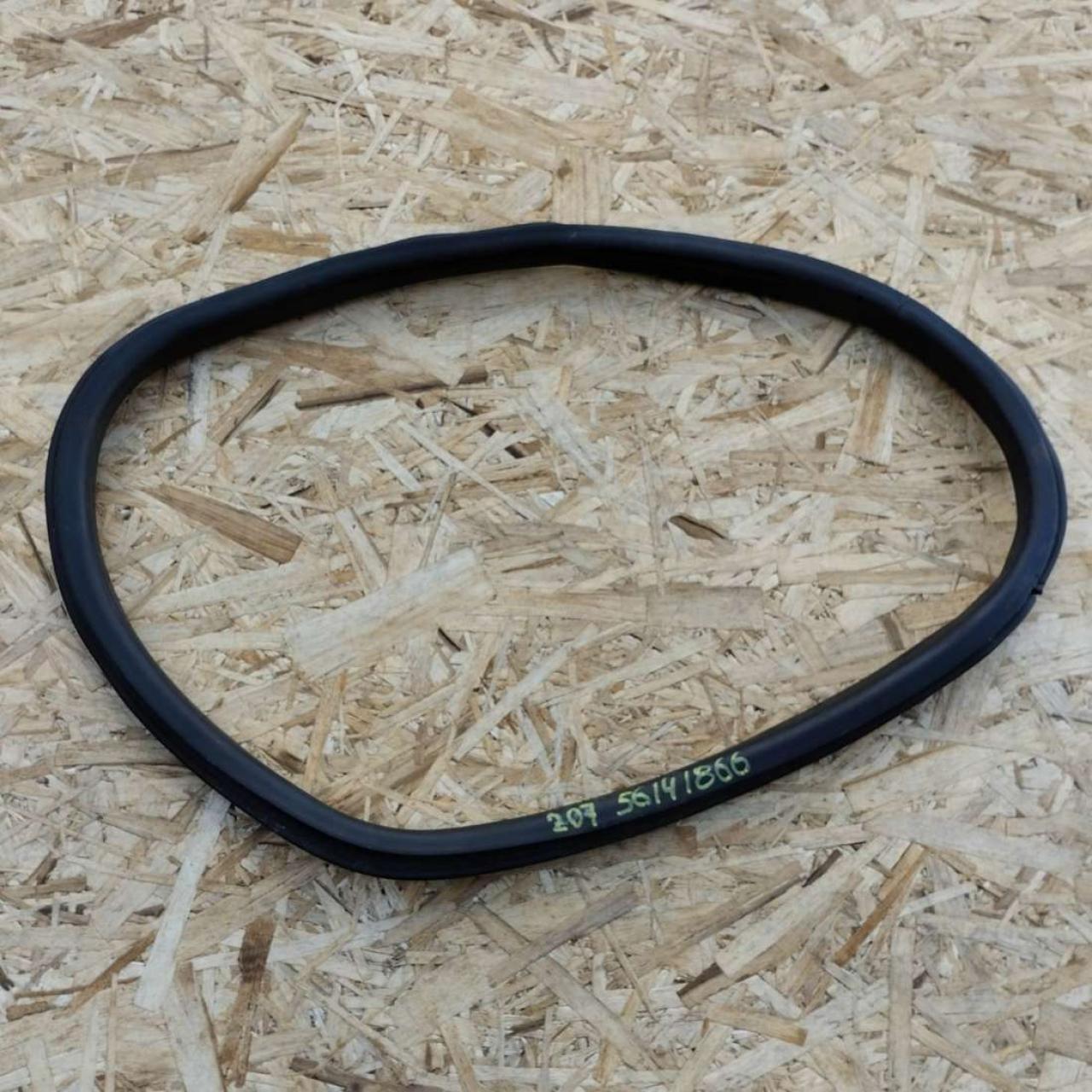 уплотнитель Peugeot 207 1 поколение 2007, МКПП - фото №1