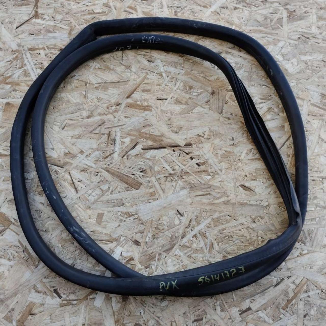 уплотнитель двери Peugeot 207 1 поколение 2007, МКПП, купе - фото №1