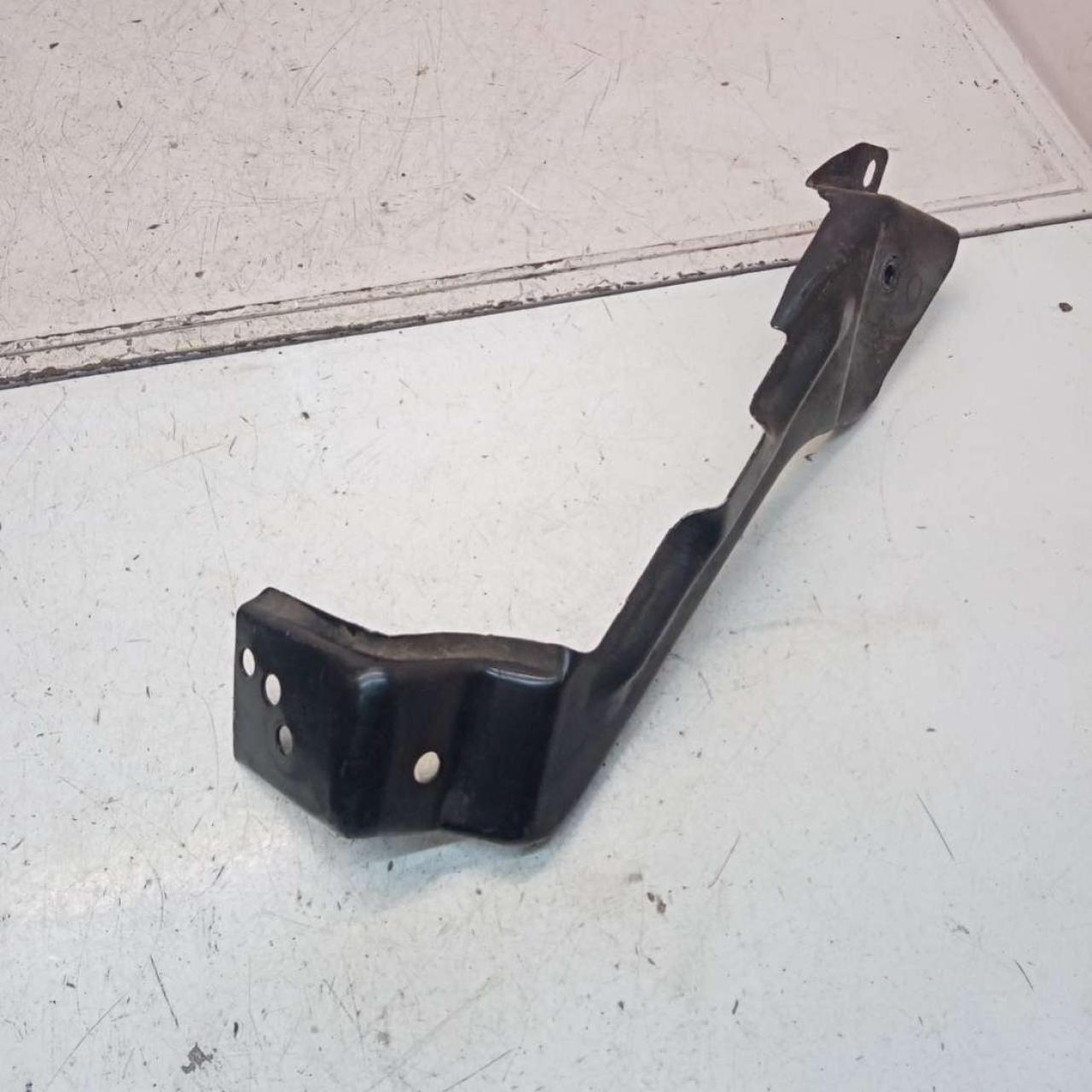 Крепление бампера переднего Mercedes-Benz E-Класс W211/S211 2004, 2.2 л., дизель, универсал - фото №1