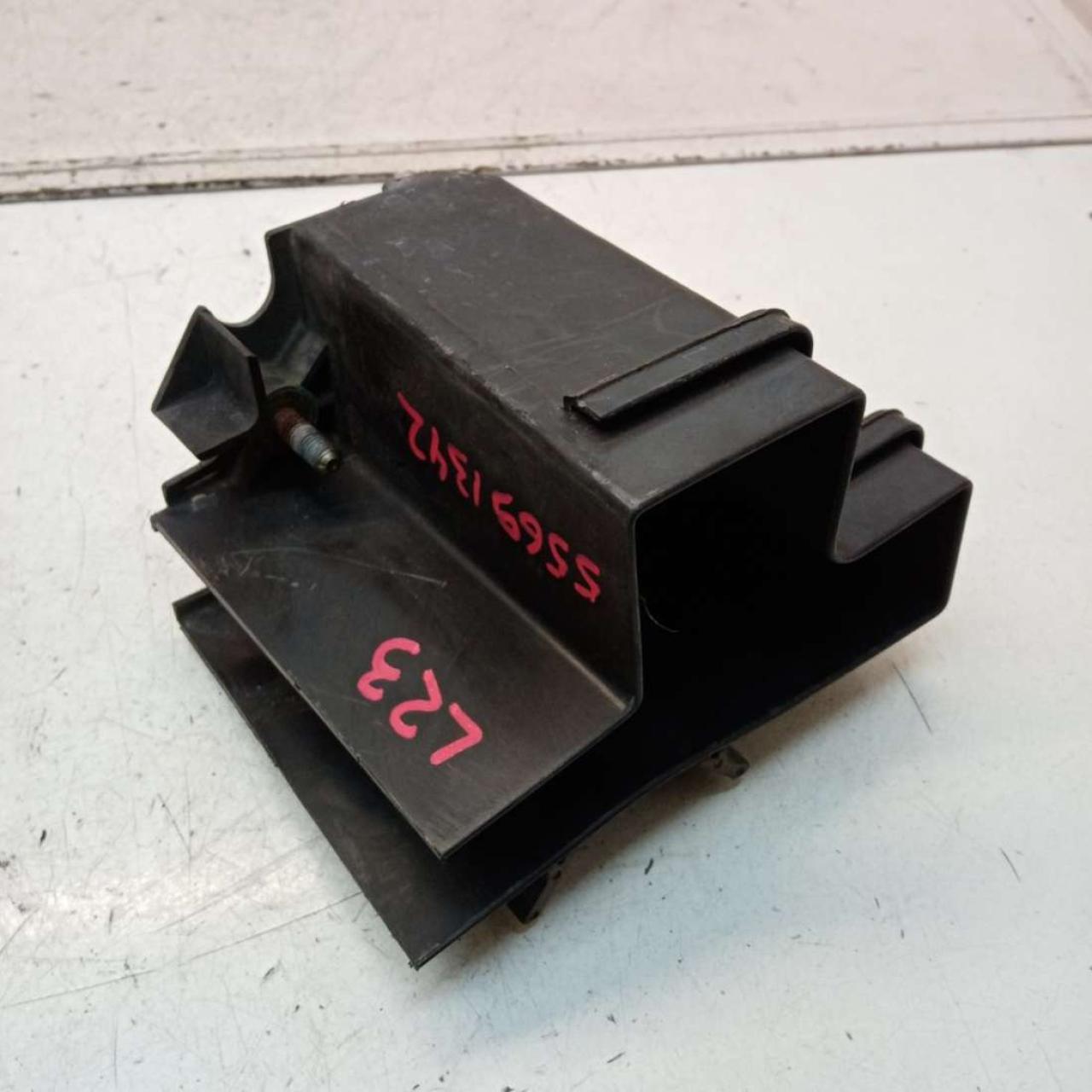 крышка блока предохранителей Mercedes-Benz Vito W638 2001, 2.2 л., OM 611.980, дизель, МКПП, микроавтобус, A6385453140 - фото №1