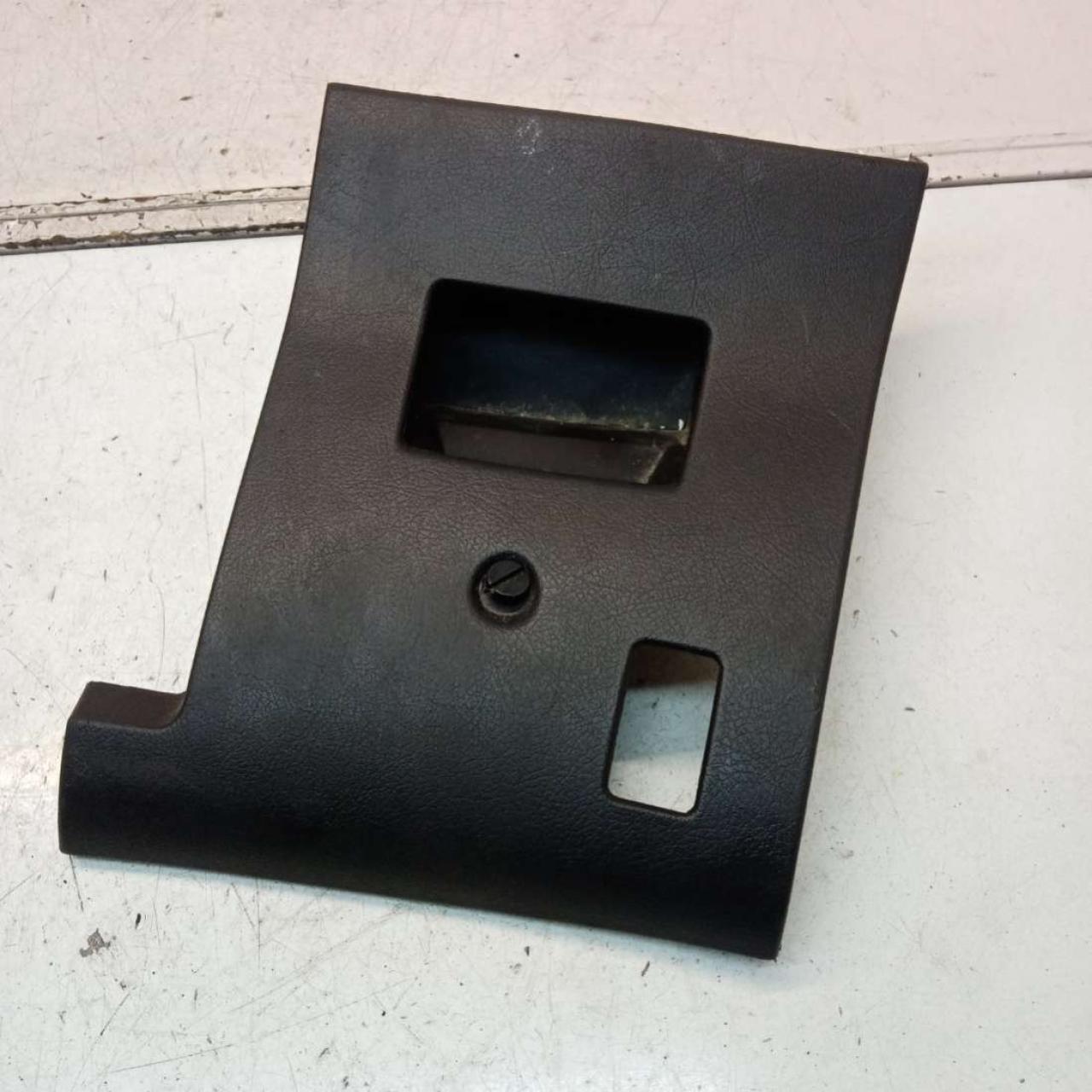 крышка блока предохранителей Peugeot 307 1 поколение 2003, 2.0 л., HDi, дизель, универсал, 9634503677, M29615 - фото №1