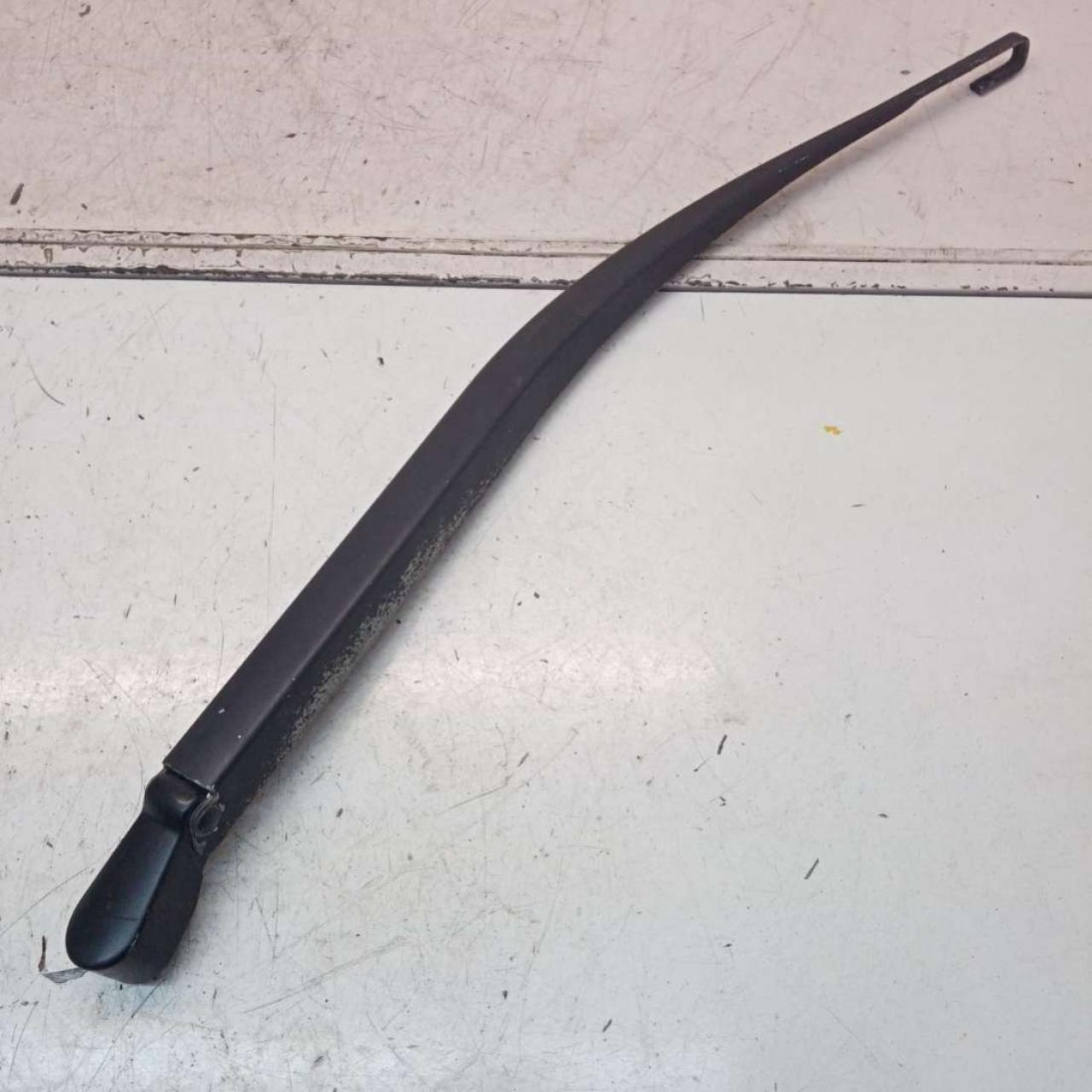 щеткодержатель задний Nissan Primera P12 2004, 2.2 л., дизель, МКПП, хетчбэк 5 дв., 90452AU200, 7807NR, 0575N - фото №1