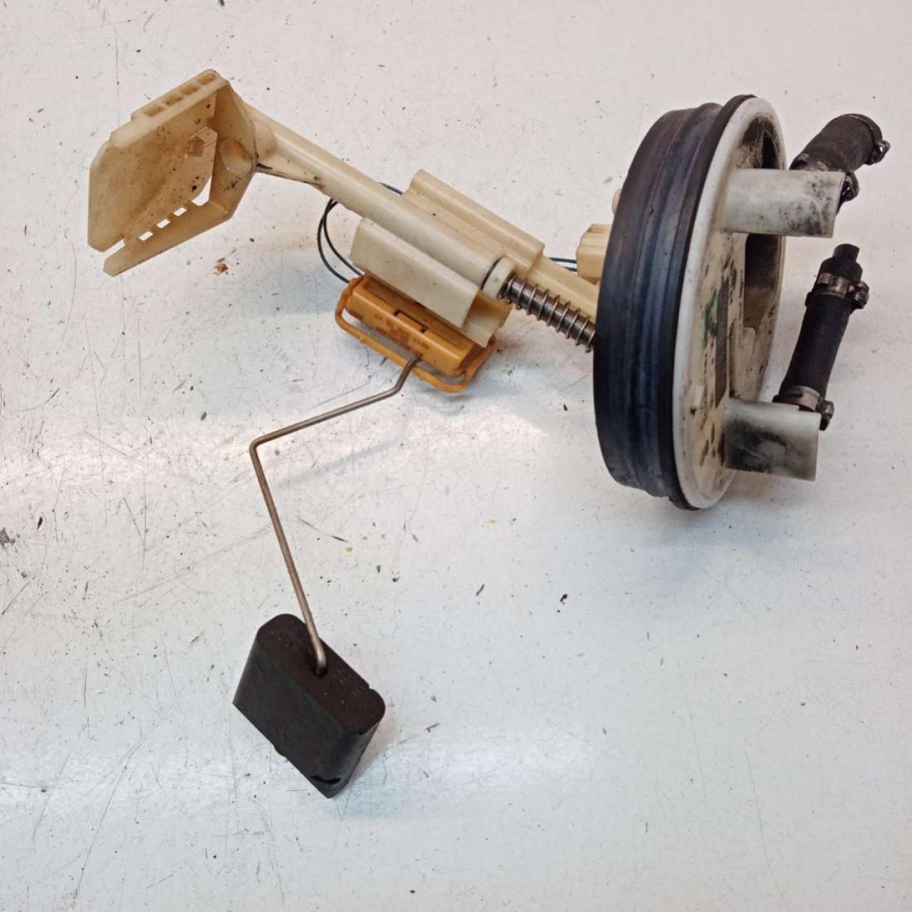 датчик уровня топлива Mercedes-Benz E-Класс W211/S211 2004, 2.2 л., дизель, универсал, A2114701641, 1582881000 - фото №1