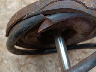 стойка передняя левая Nissan Primera P12 2004, 2.2 л., дизель, МКПП, универсал