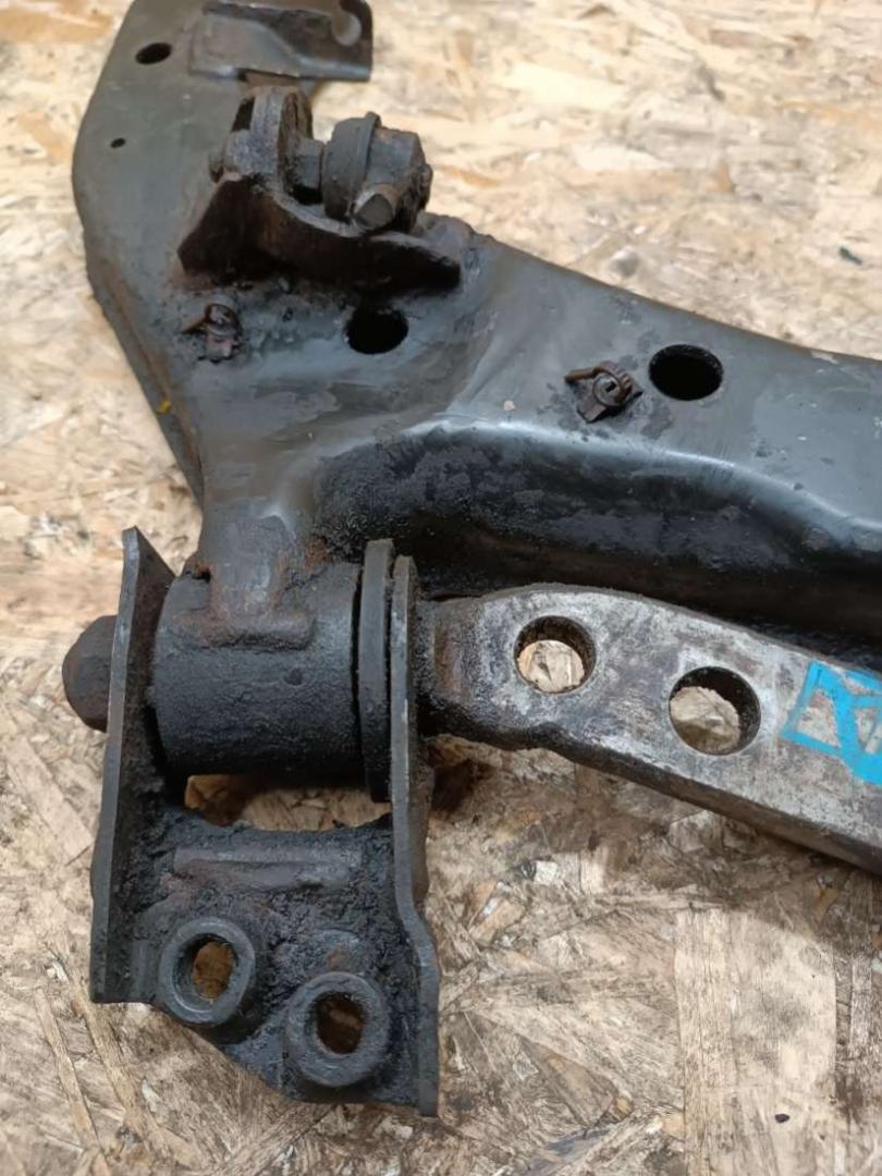 рычаг передний правый Nissan Primera P12 2004, 2.2 л., дизель, МКПП, хетчбэк 5 дв. - фото №1