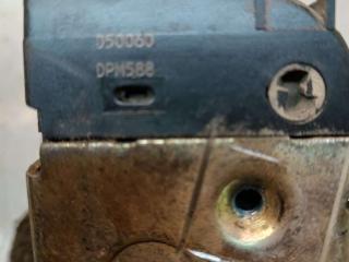 замок двери передней правой Nissan Primera P12 2004, 2.2 л., дизель, МКПП, универсал, 50060