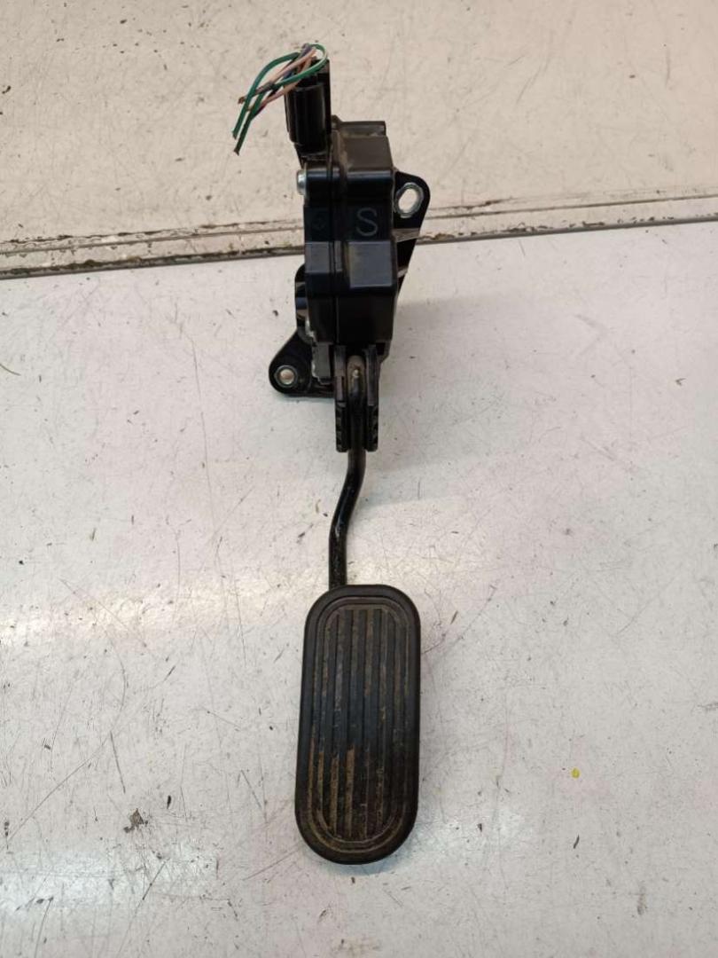 педаль Lexus IS 2 поколение (XE20) 2007, 2.2 л., дизель, МКПП, 7811053011, 1988007840, 12O04V00097 - фото №1