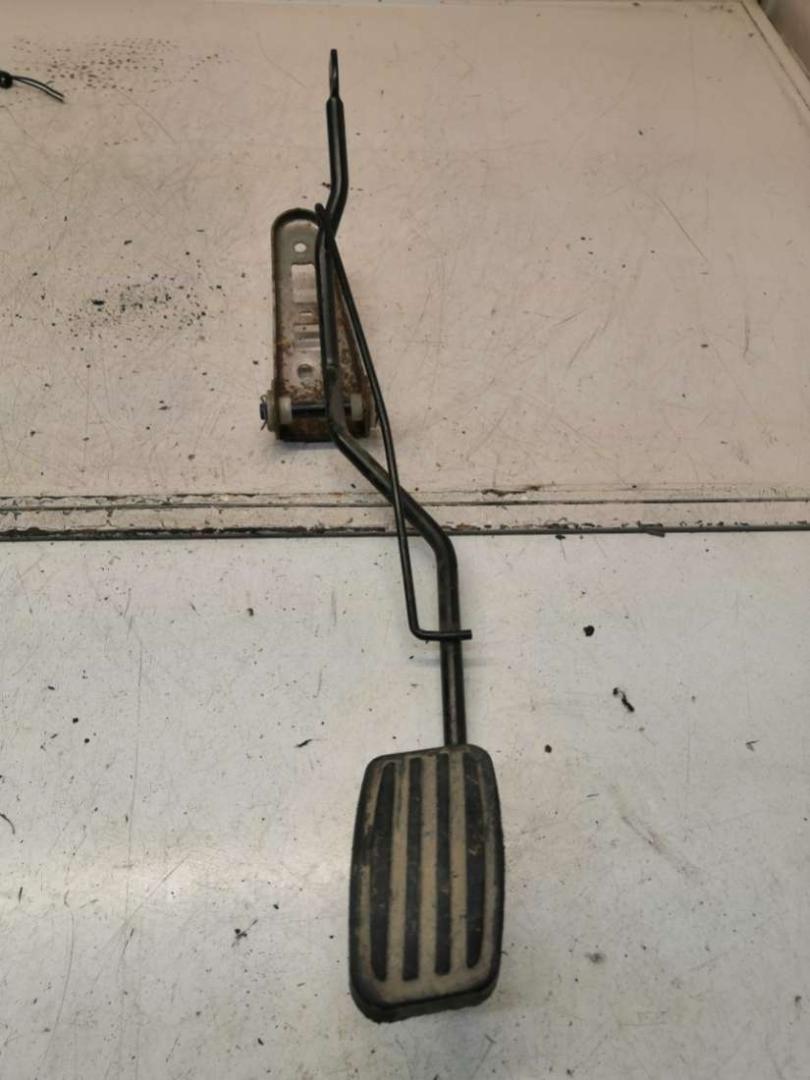 педаль Peugeot 406 1 поколение 1999, 1.9 л., дизель, МКПП, седан - фото №1