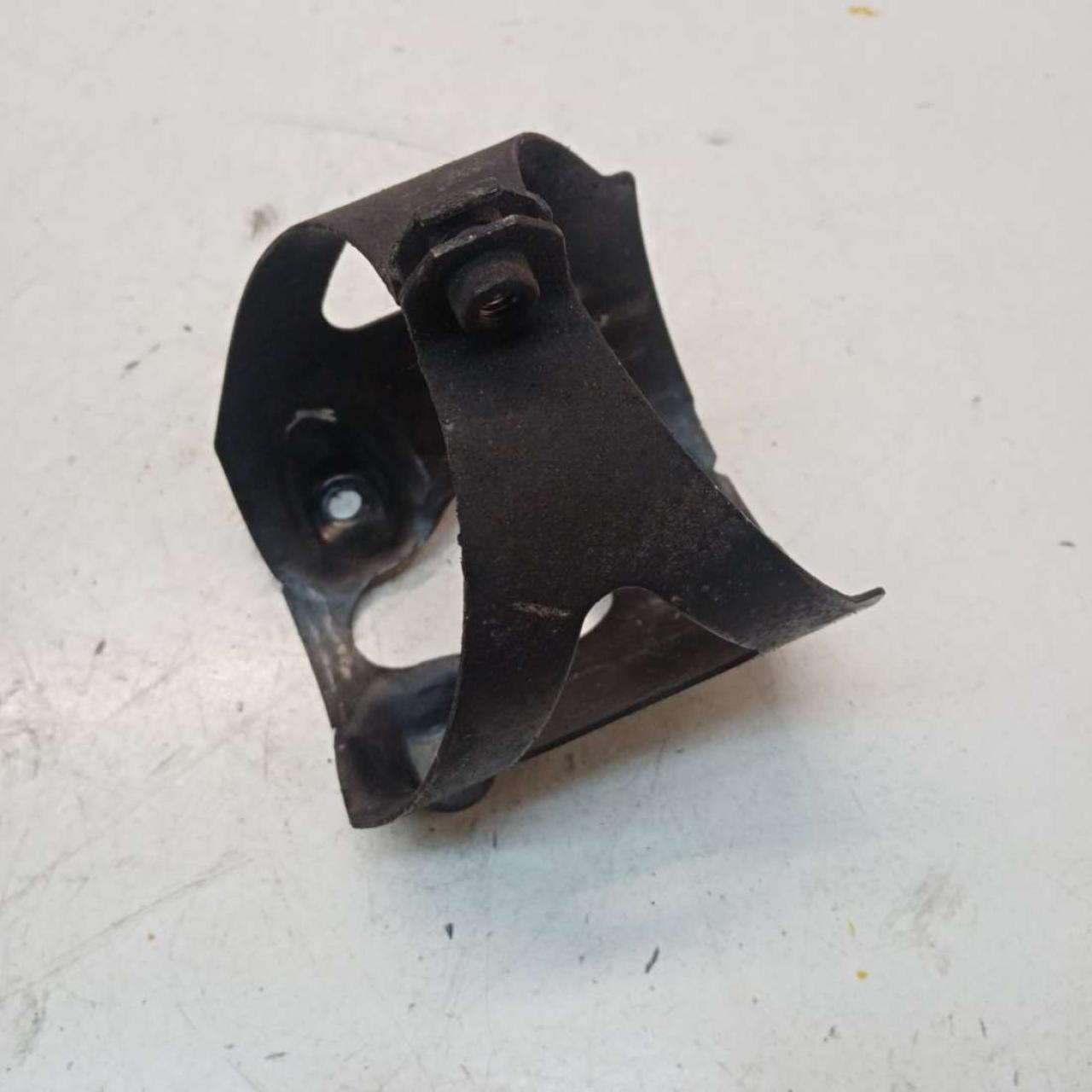 кронштейн топливного фильтра Mercedes-Benz Vito W638 2001, 2.2 л., OM 611.980, дизель, МКПП, микроавтобус, A6110920040, A6110900852 - фото №1