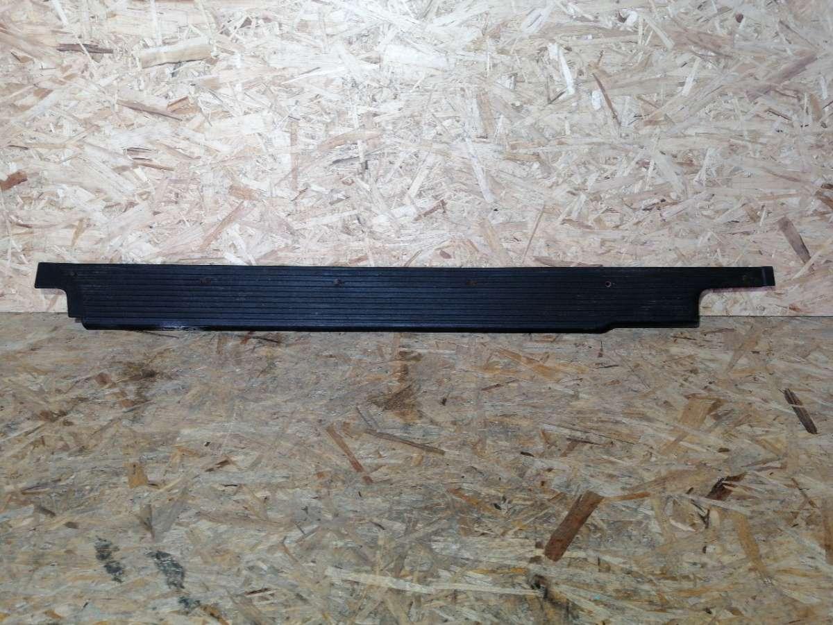 накладка на порог Mercedes-Benz Vito W638 2001, 2.2 л., OM 611.980, дизель, МКПП, микроавтобус, A6386841021 - фото №1