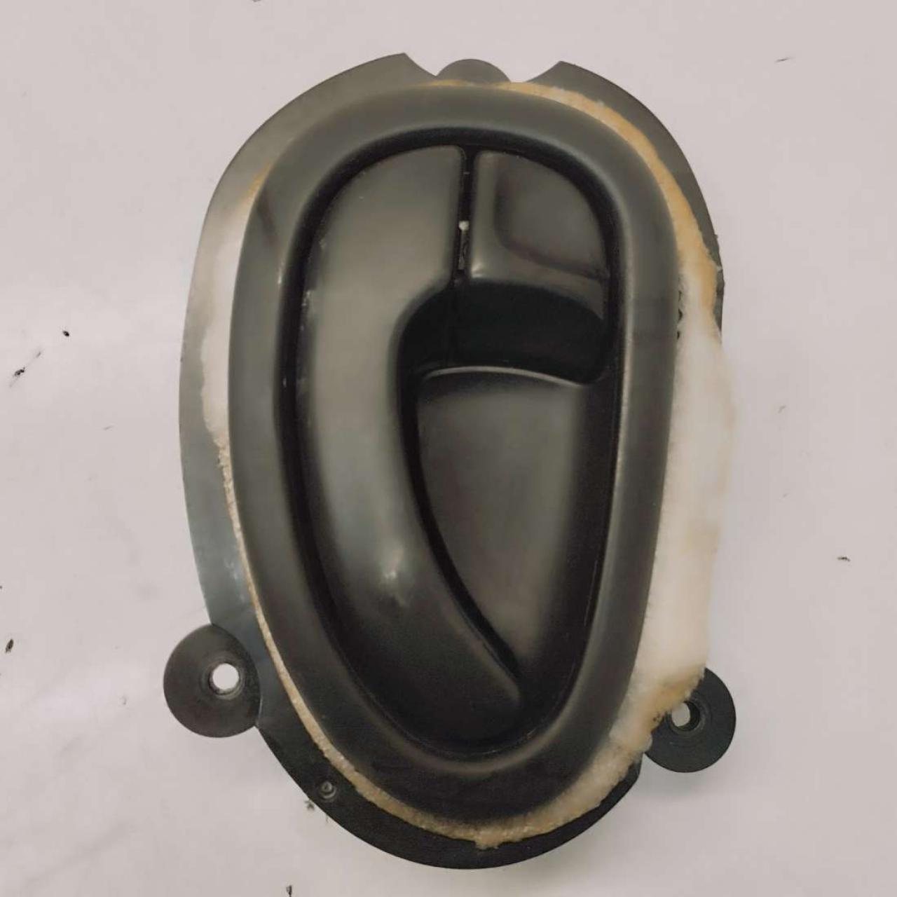 ручка внутренняя передняя левая Peugeot 406 1 поколение 1998, 1.8 л., LFY, бензин, МКПП, седан, 9616307577, 9642248777, 93118501, 9644354477 - фото №1