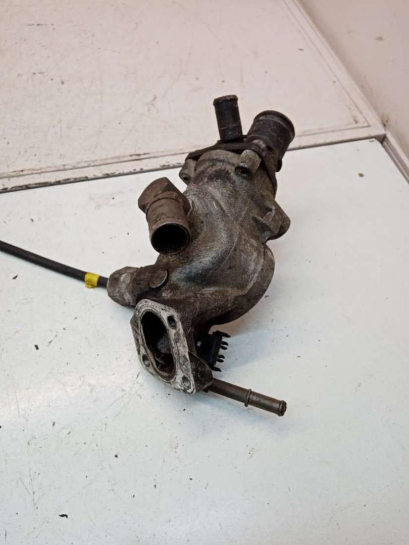 корпус термостата Peugeot Partner 1 поколение (M49) 2000, 2.0 л., HDi, дизель, 9624839210 - фото №1