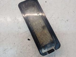 подсветка номера Volkswagen Polo 4 поколение 2002, 1.2 л., бензин, МКПП, L00E81318