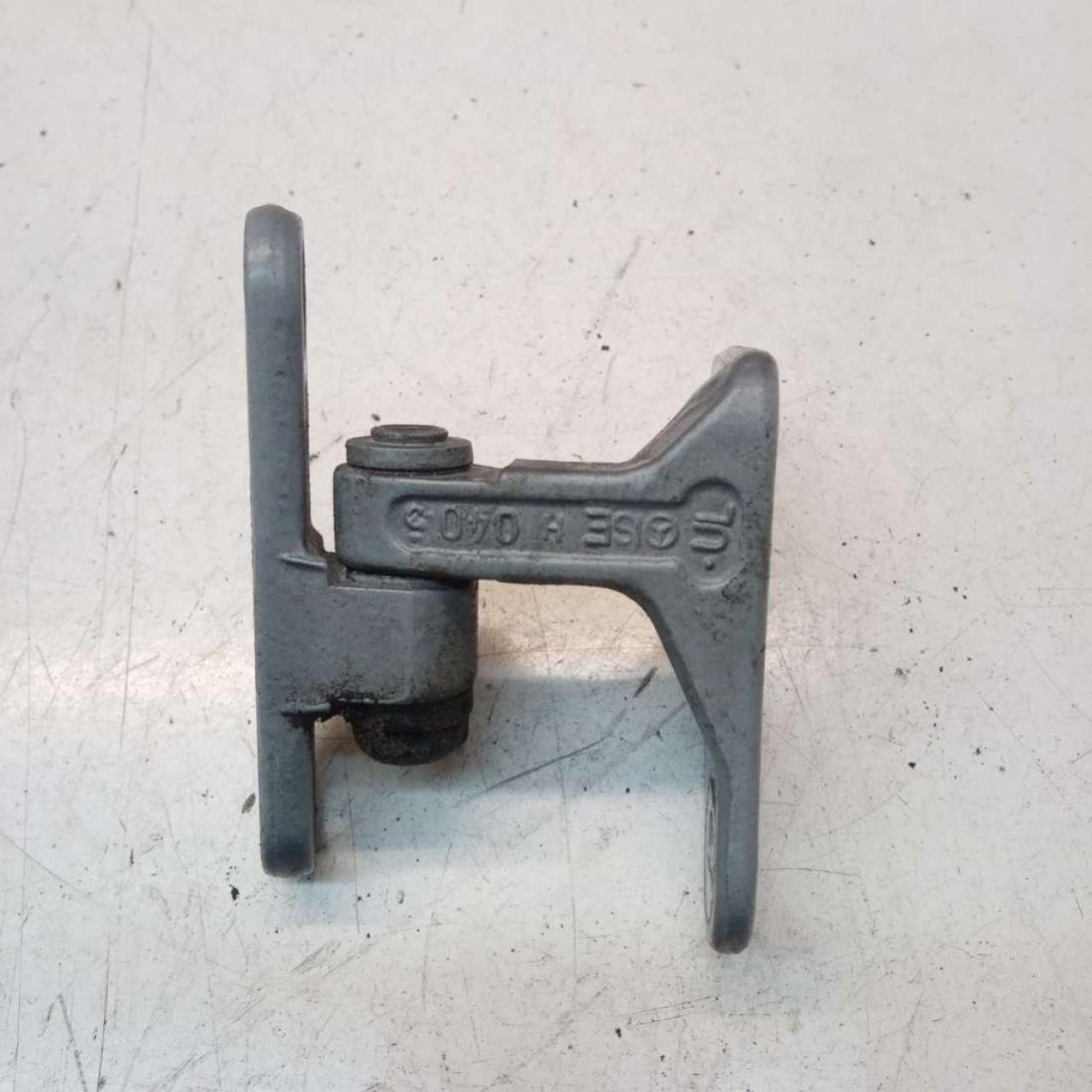 петля двери Mercedes-Benz E-Класс W211/S211 2004, 2.2 л., дизель, универсал - фото №1