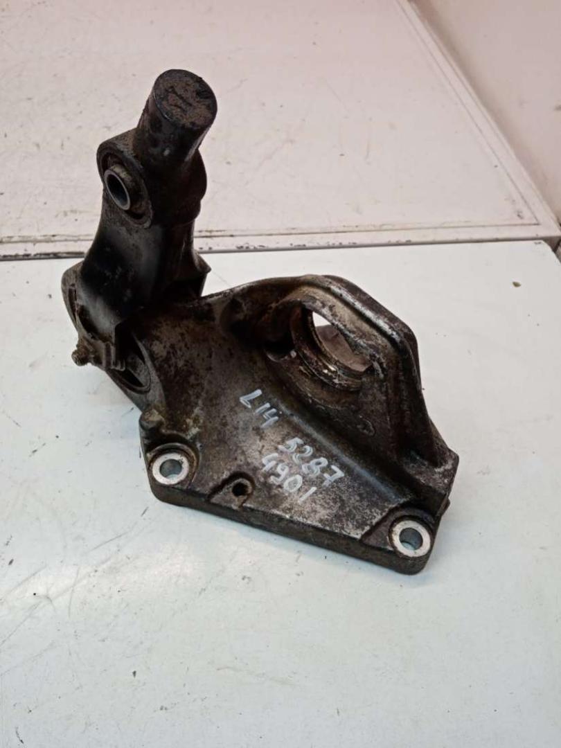 кронштейн полуоси Peugeot 807 1 поколение 2006, 2.0 л., RHM (DW10ATED4), дизель, АКПП, минивэн, 1491001080, 96193563 - фото №1