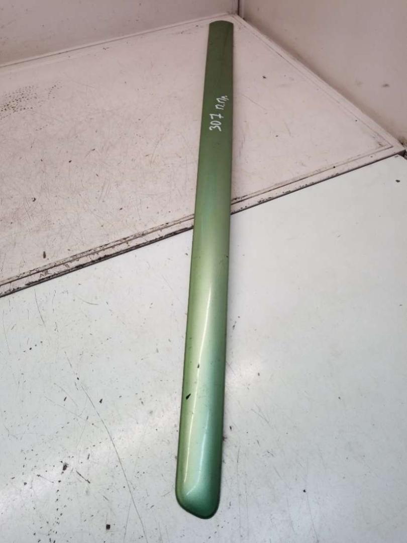 молдинг двери передней правой Peugeot 307 2000, 9634011077 - фото №1