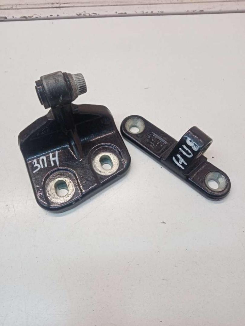 петля двери Mercedes-Benz S W221 5 поколение (2005-2009) 2006, 3.0 л., дизель, АКПП - фото №1