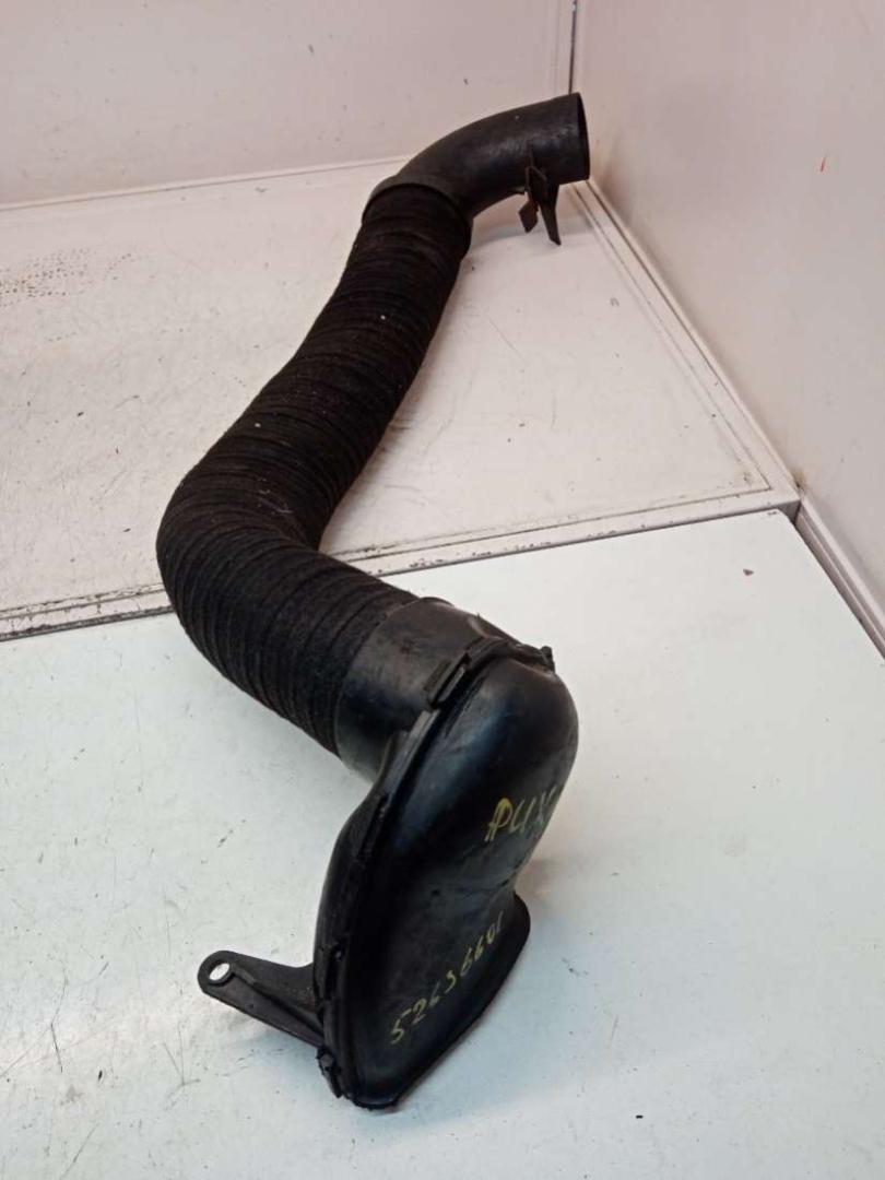 патрубок воздушного фильтра Peugeot 307 1 поколение 2001, 2.0 л., дизель, 9641288980 - фото №1