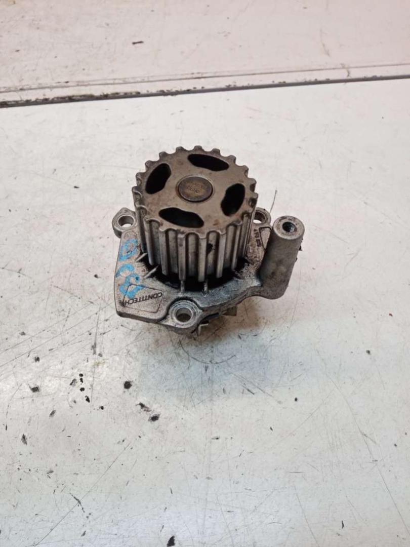 насос антифриза дополнительный Volkswagen Caddy 3 поколение 2008, 1.9 л., BJB, дизель, МКПП, белый, 0615190, 4F3679 - фото №1