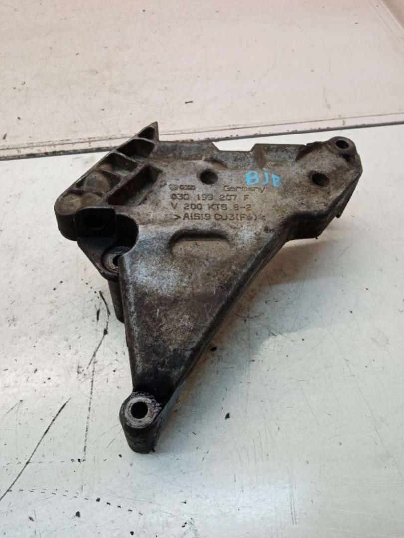 кронштейн двигателя Volkswagen Caddy 3 поколение 2008, 1.9 л., BJB, дизель, МКПП, белый, 03G199207F - фото №1