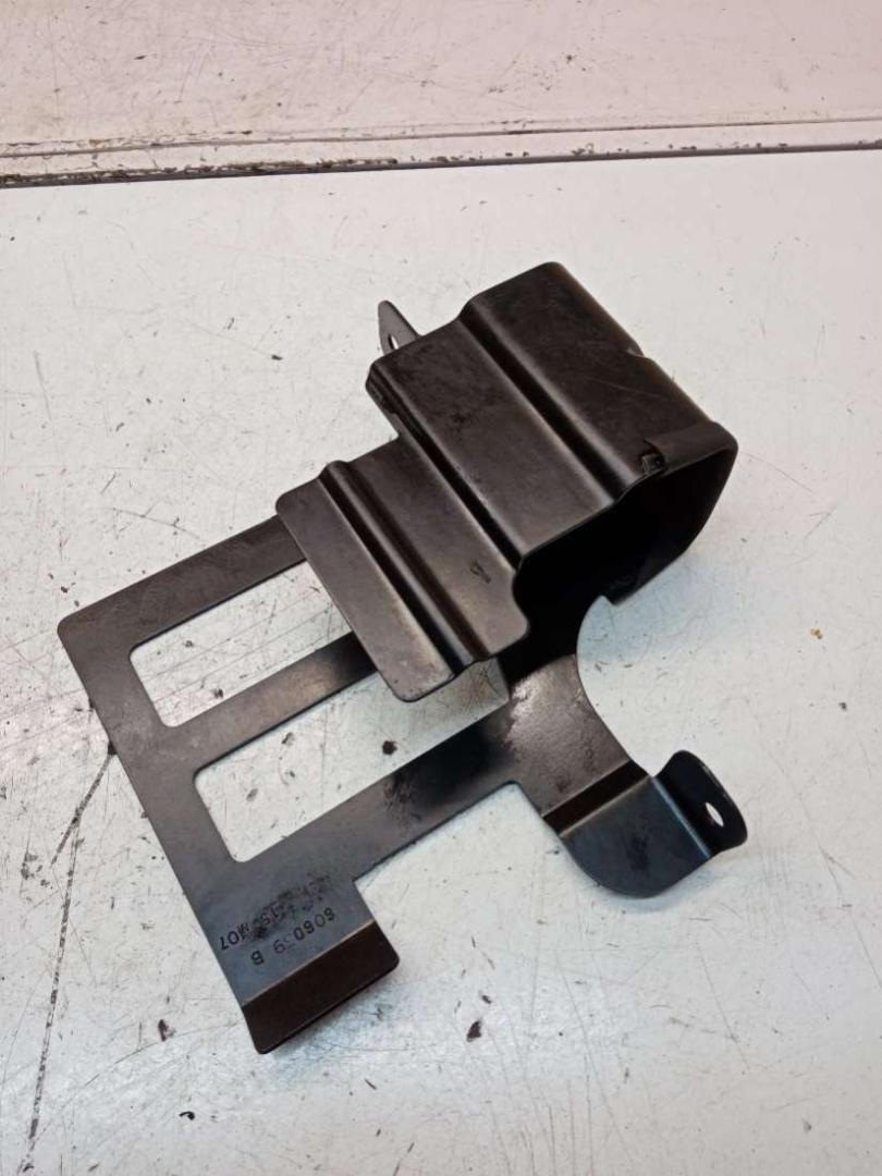 кронштейн блока управления Peugeot 308 T7 2008, 1.4 л., EP3, бензин, МКПП, 606039B - фото №1