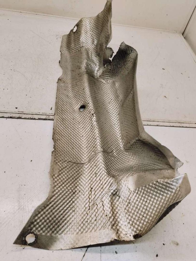 тепловой экран глушителя Mercedes-Benz S W221 5 поколение (2005-2009) 2006, 3.0 л., дизель, АКПП, 3606084Q83 - фото №1