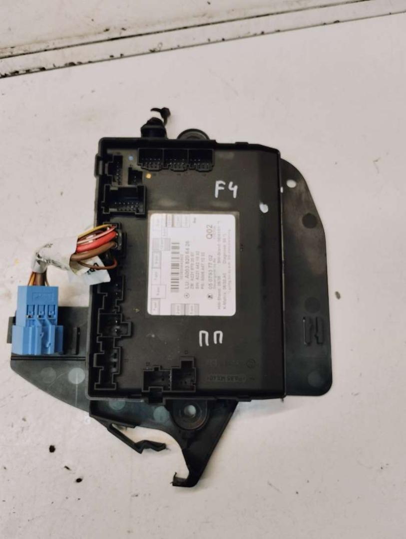 модуль управления двери Mercedes-Benz S W221 5 поколение (2005-2009) 2006, 3.0 л., дизель, АКПП, A2215457040, A0038206426, 58061007, A2214421832, A2218702087, A0054471232, 0507937702 - фото №1