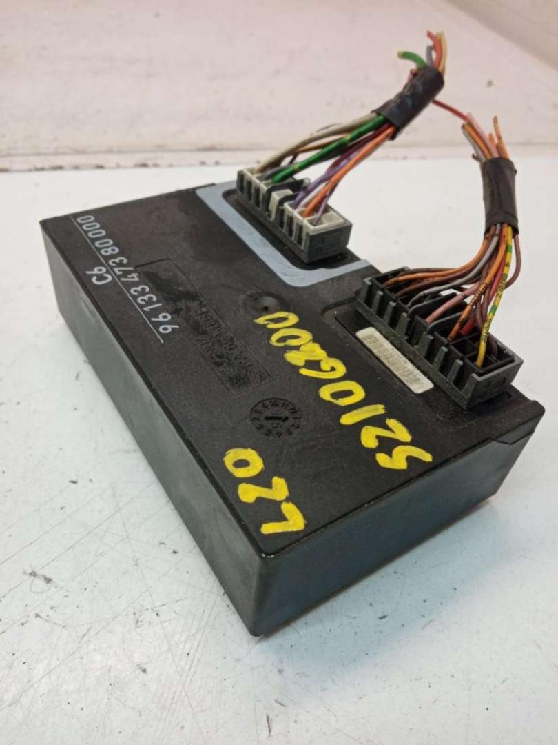 блок управления центральным замком Peugeot 406 1 поколение 1998, 1.8 л., LFY, бензин, МКПП, седан, 9613347380000 - фото №1