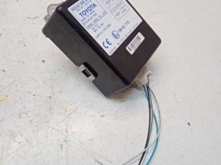 блок управления центральным замком Toyota Corolla Verso 2 поколение AR10 [рестайлинг] 2007, 2.2 л., 2AD-FTV, дизель, МКПП, минивэн, 897410F010, 61B168000