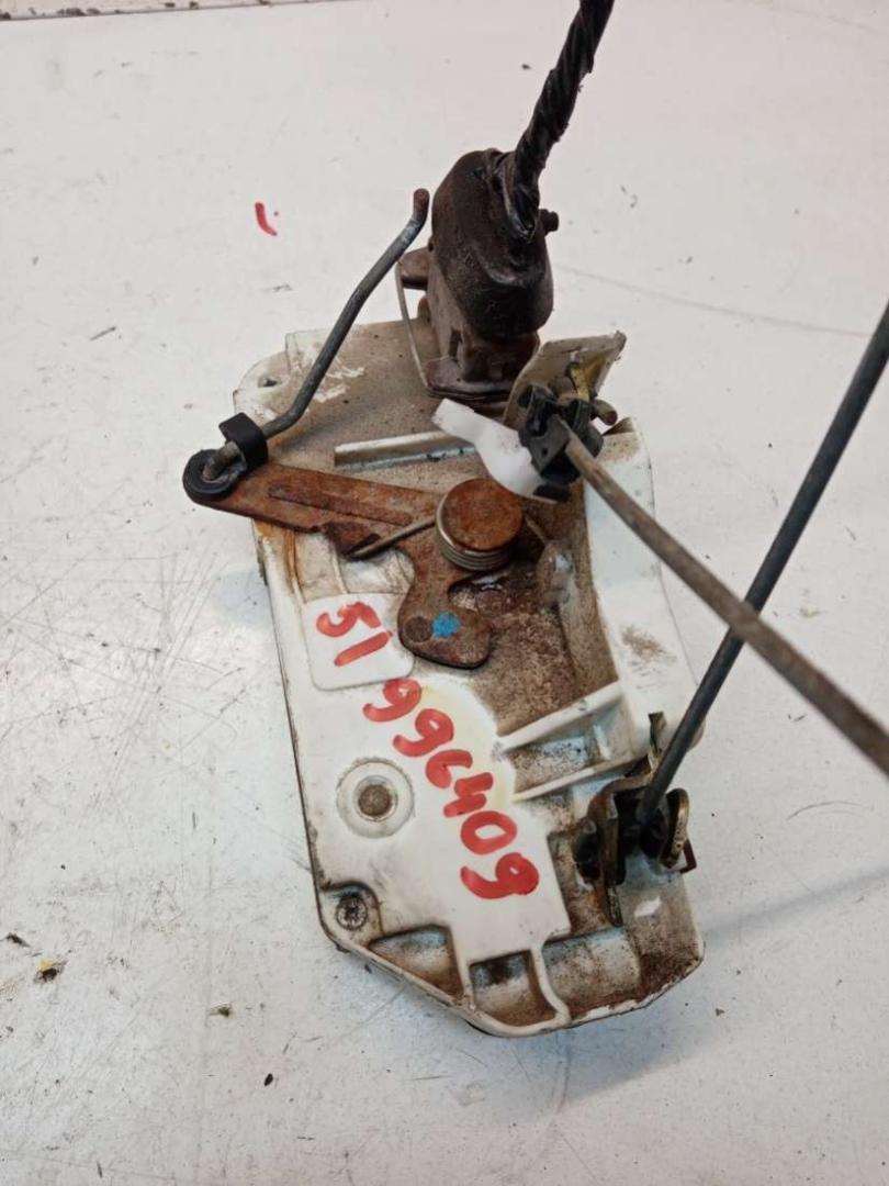 замок двери передней правой Peugeot 406 1 поколение 1998, 1.8 л., LFY, бензин, МКПП, седан - фото №1