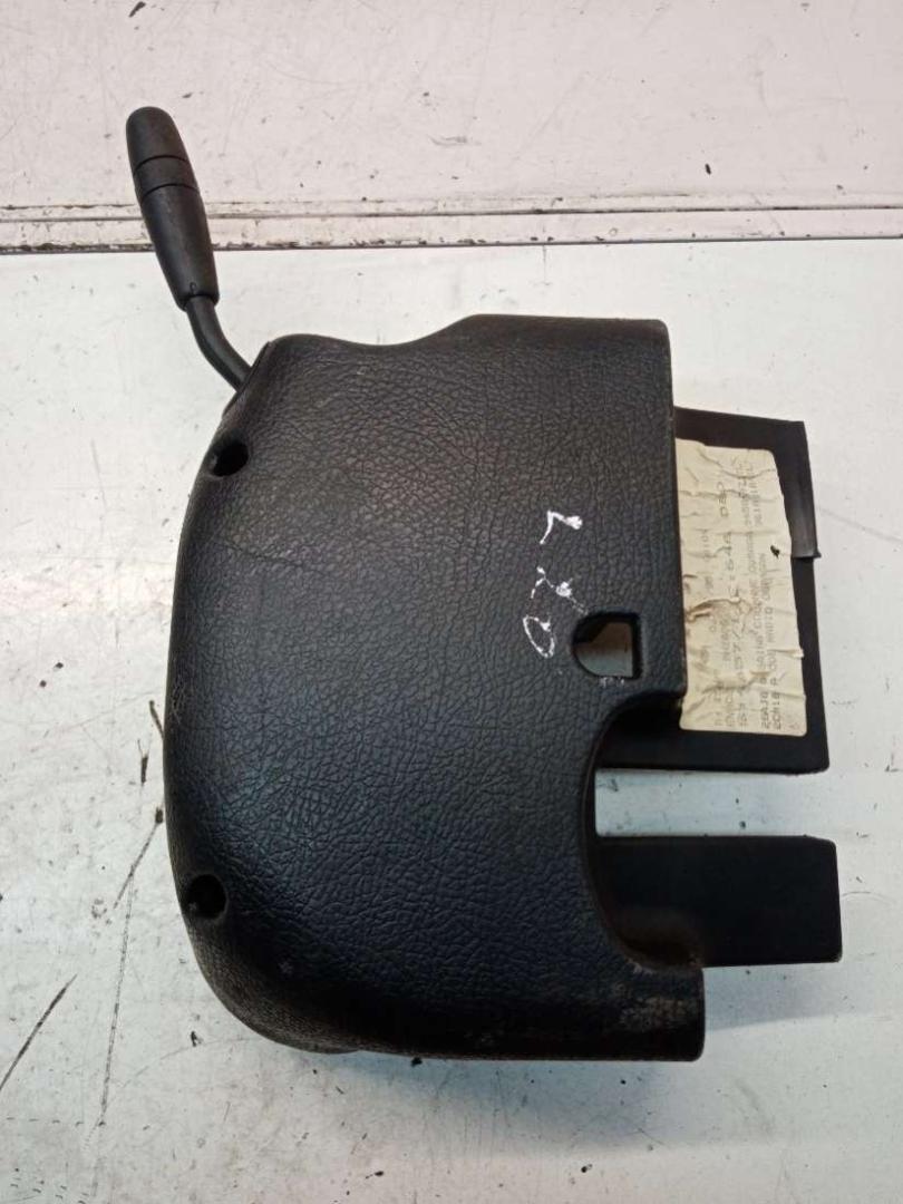 кожух рулевой колонки Peugeot 406 1 поколение 1998, 1.8 л., LFY, бензин, МКПП, седан, 96189184ZL, 94589977ZL, 9616431477 - фото №1