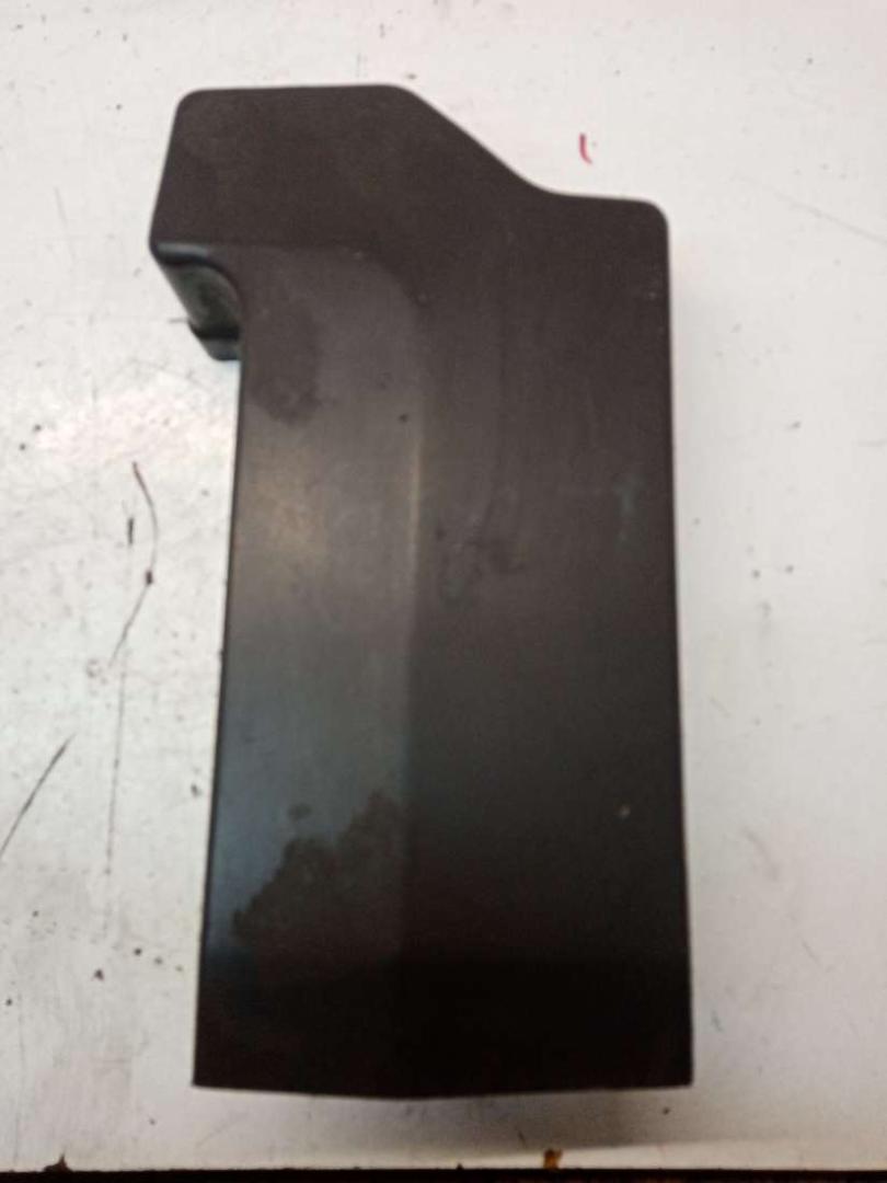 крышка блока предохранителей Peugeot 406 1 поколение 1998, 1.8 л., LFY, бензин, МКПП, седан, 9617937880 - фото №1