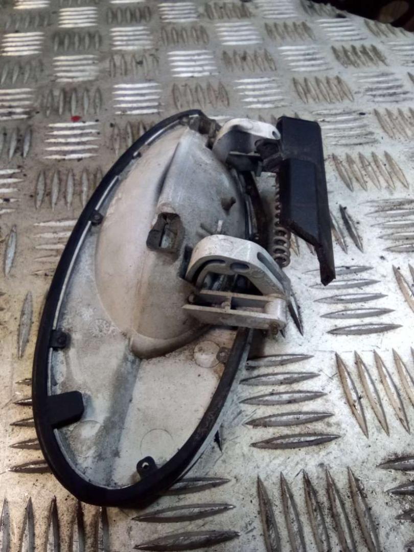 ручка наружная задняя правая Peugeot 406 1 поколение 1998, 1.8 л., LFY, бензин, МКПП, седан - фото №1