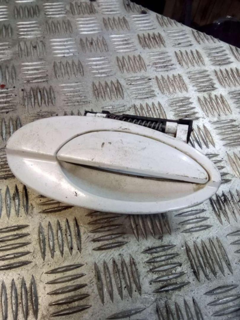 ручка наружная задняя правая Peugeot 406 1 поколение 1998, 1.8 л., LFY, бензин, МКПП, седан - фото №1