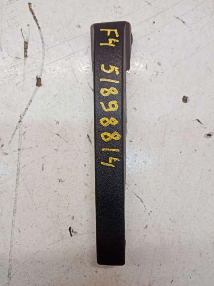 заглушка заднего бампера под крюк Mercedes-Benz S W221 5 поколение (2005-2009) 2006, 3.0 л., дизель, АКПП, A2219191520 - фото №1