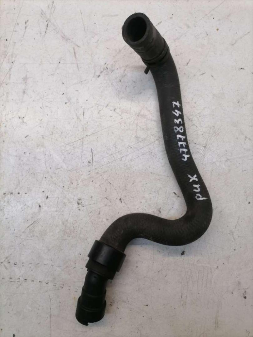 патрубок отопителя (печки) Peugeot 307 1 поколение 2001 - фото №1