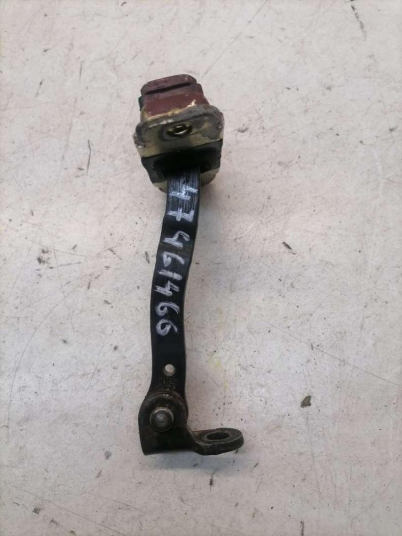 ограничитель открывания двери Hyundai Coupe GK 2002, 2.0 л., бензин, МКПП, купе - фото №1