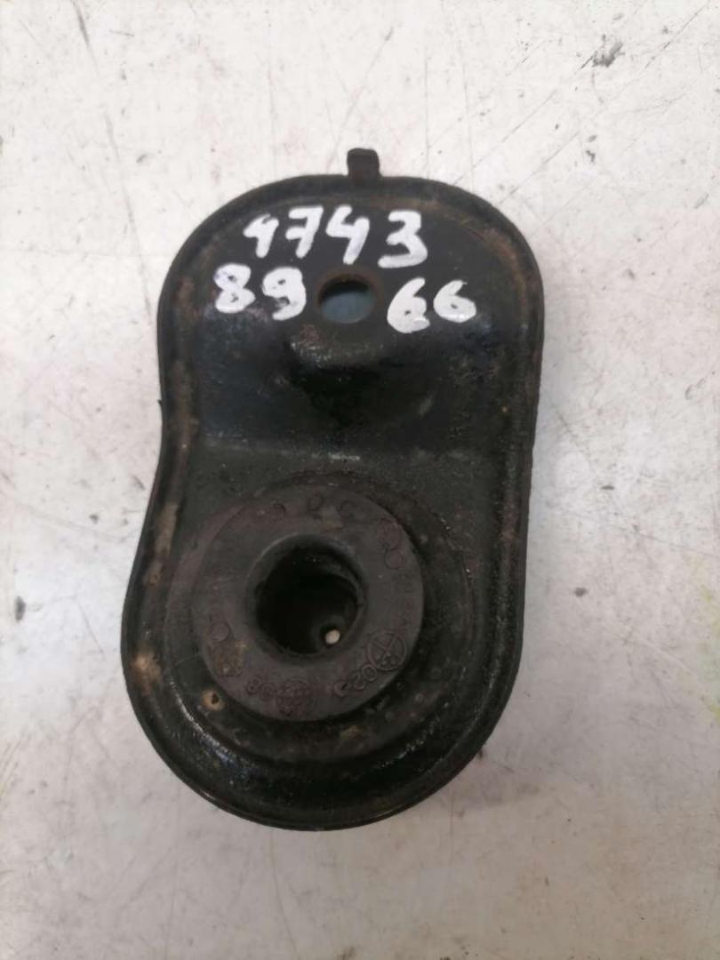 кронштейн радиатора Hyundai Coupe GK 2002, 2.0 л., бензин, МКПП, купе - фото №1