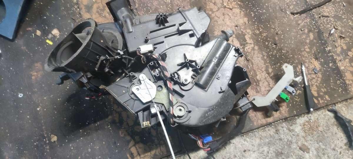 корпус отопителя (печки) Peugeot 206 1 поколение 1998, 9640390780 - фото №1