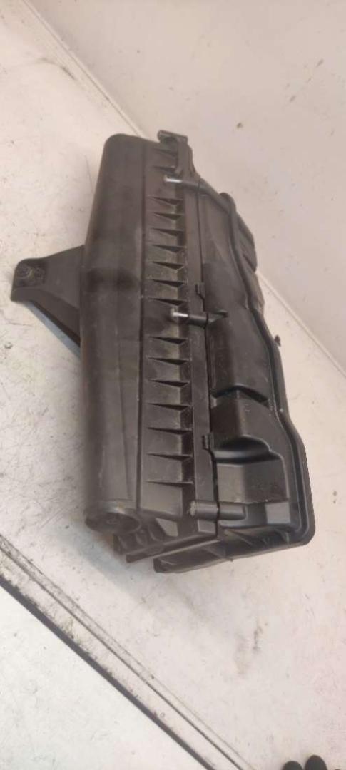 корпус воздушного фильтра Peugeot 308 T7 2010, 1.6 л., EP6, бензин, МКПП, синий, хетчбэк 5 дв. - фото №1