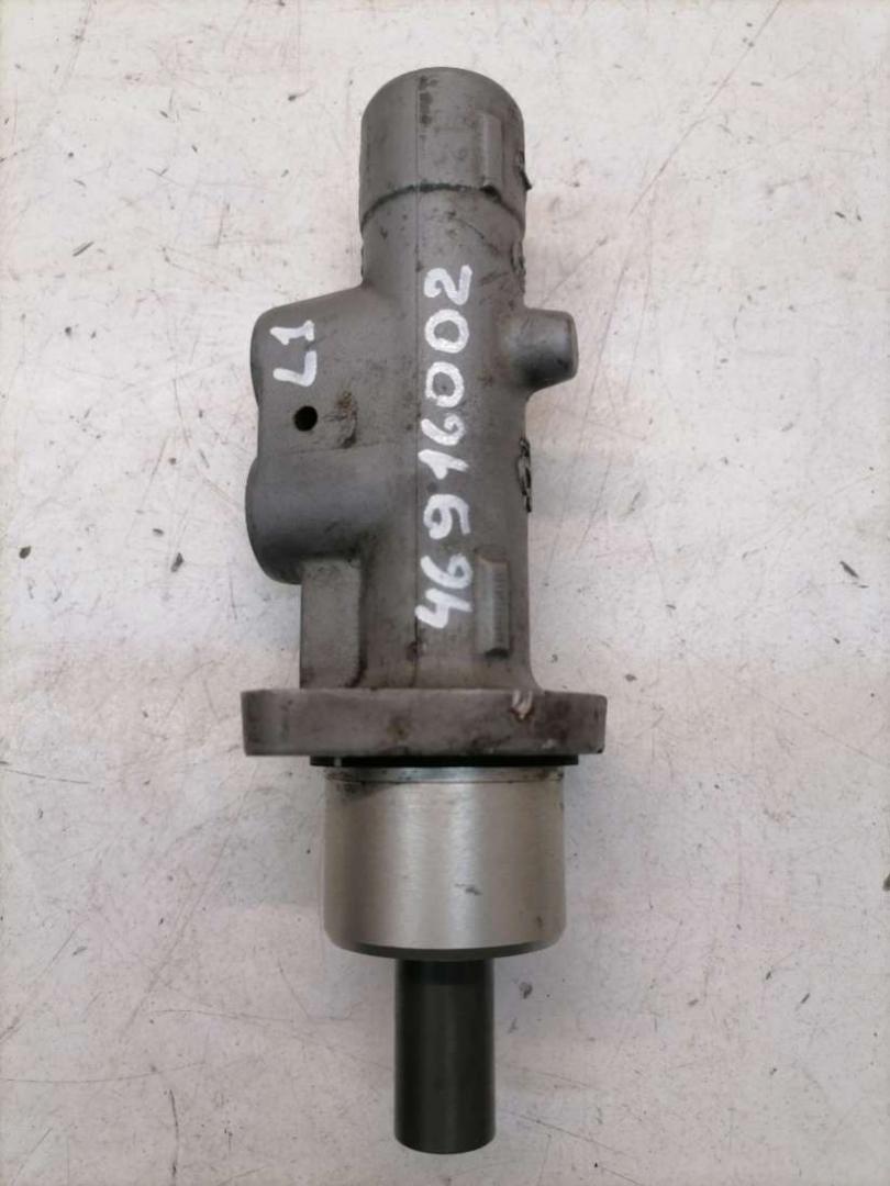 цилиндр тормозной главный Chrysler Grand Voyager 4 поколение 2004, 2.5 л., дизель, МКПП, минивэн, 333042210 - фото №1