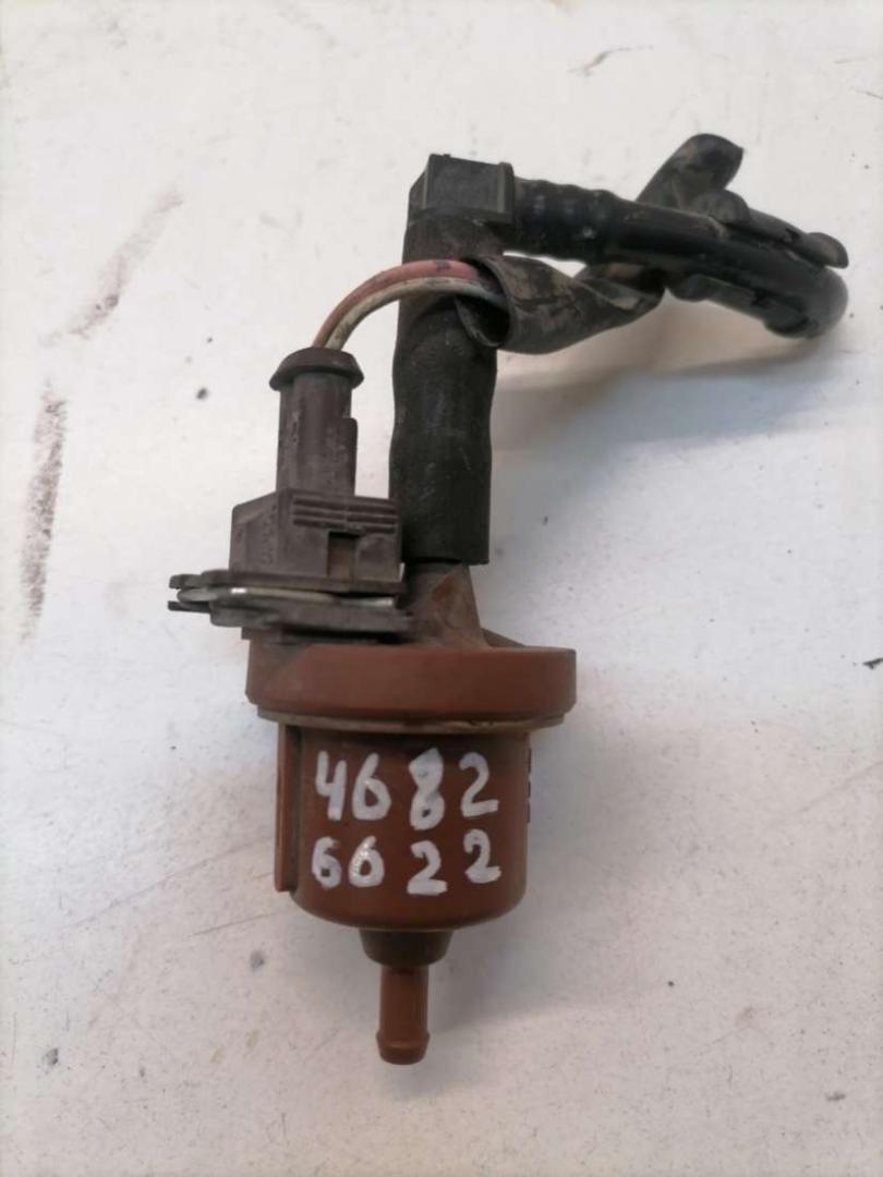 клапан вентиляции топливного бака Peugeot 206 1 поколение 2003, 1.1 л., бензин, МКПП, купе, 280142317 - фото №1